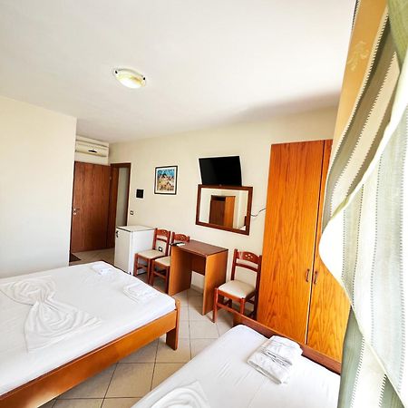 סרנדה Hotel Veli מראה חיצוני תמונה