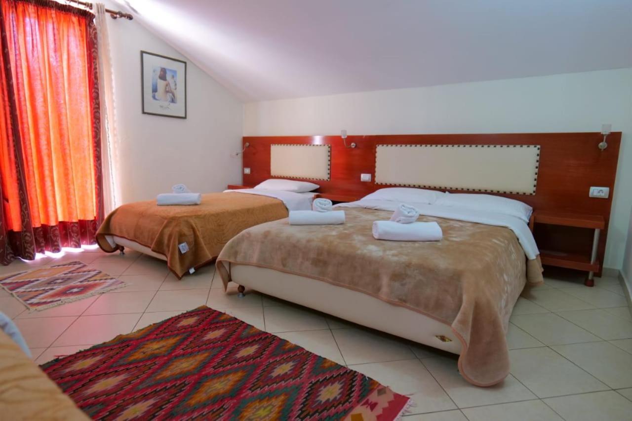 סרנדה Hotel Veli מראה חיצוני תמונה