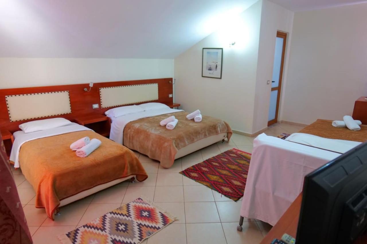 סרנדה Hotel Veli מראה חיצוני תמונה