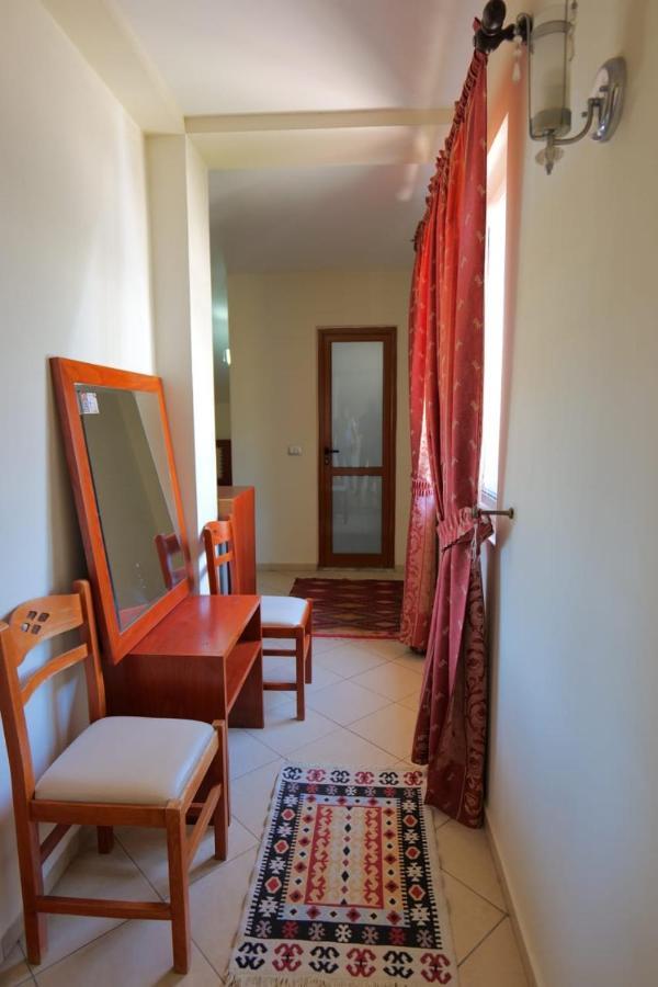 סרנדה Hotel Veli מראה חיצוני תמונה