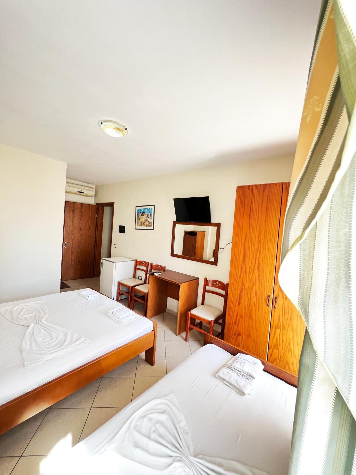 סרנדה Hotel Veli מראה חיצוני תמונה