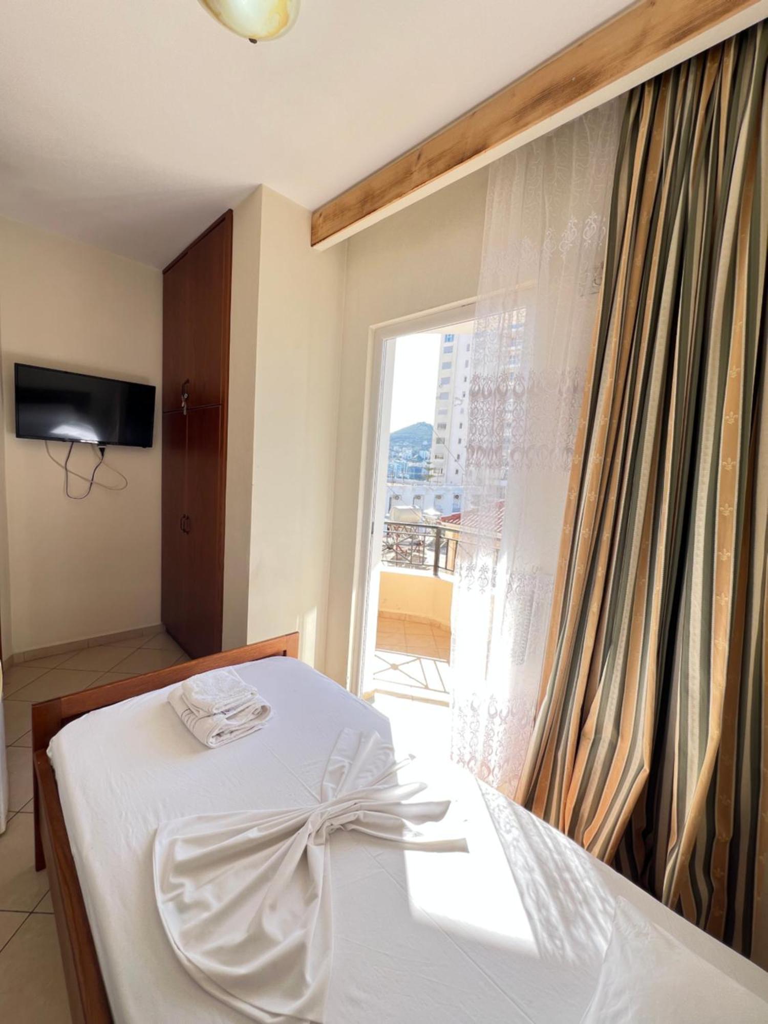 סרנדה Hotel Veli מראה חיצוני תמונה