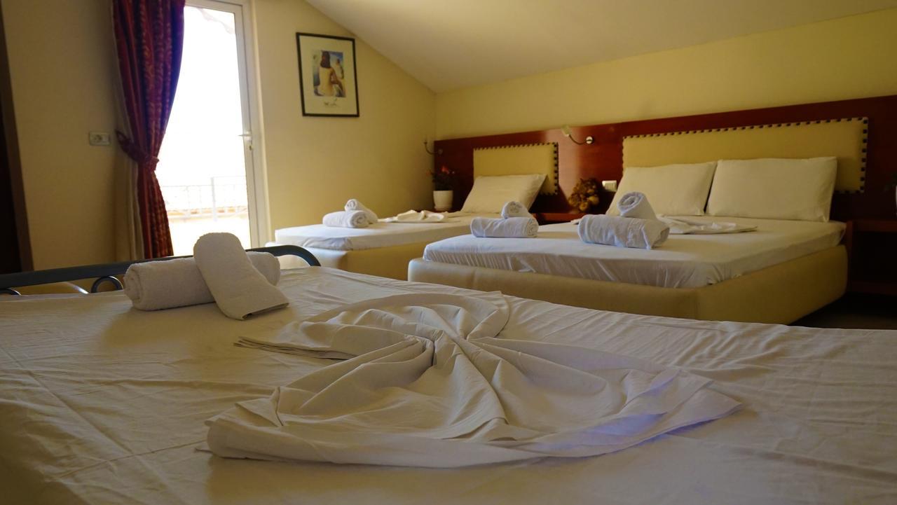 סרנדה Hotel Veli מראה חיצוני תמונה