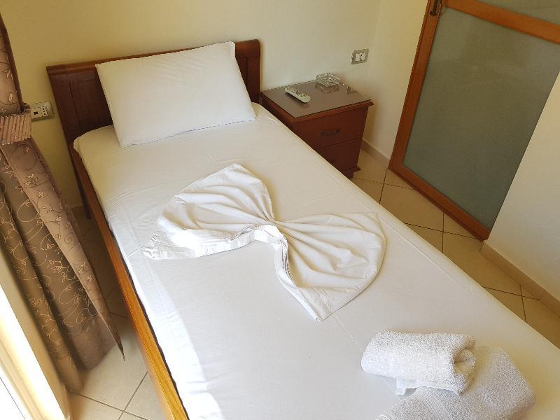 סרנדה Hotel Veli מראה חיצוני תמונה