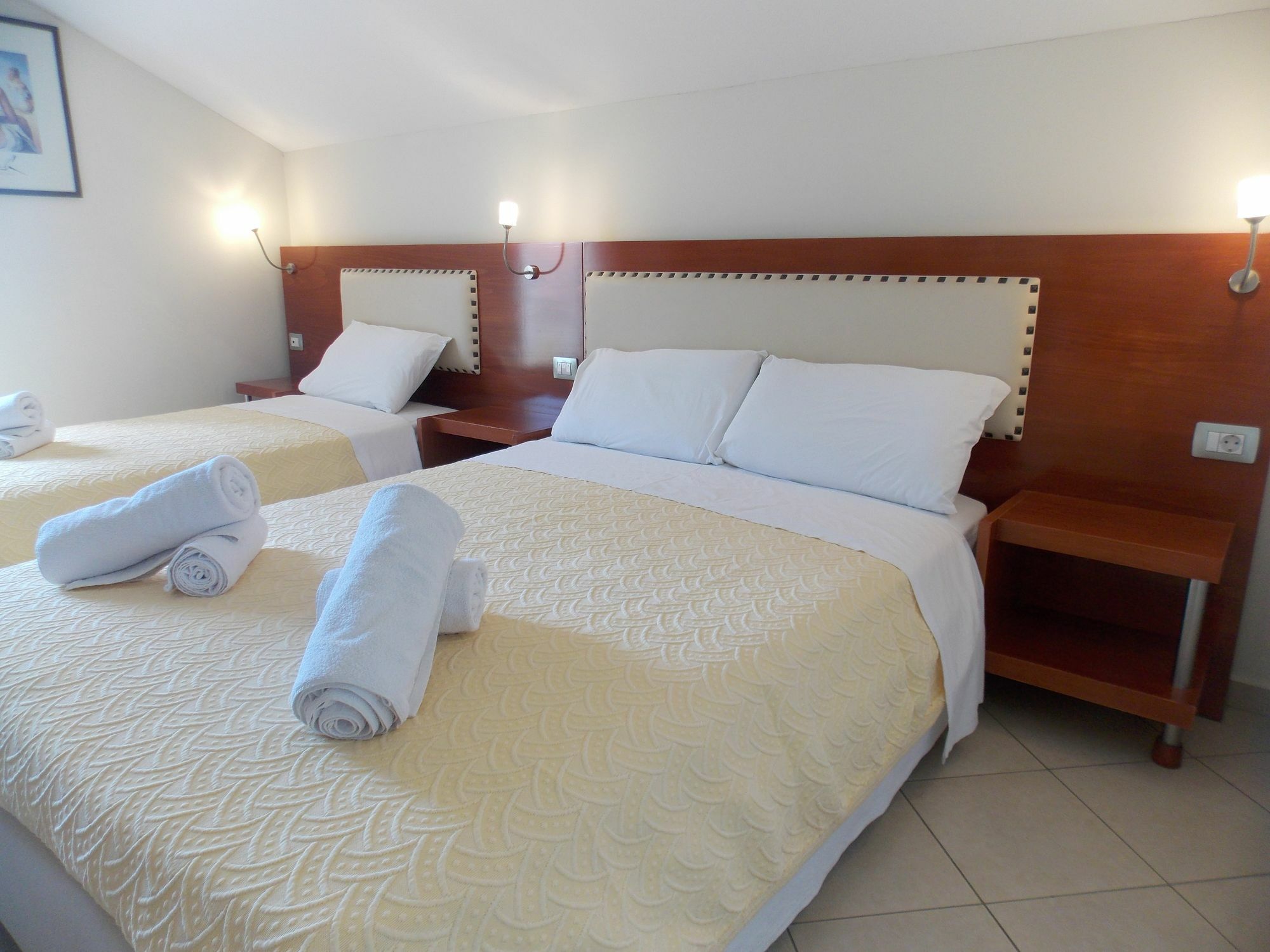 סרנדה Hotel Veli מראה חיצוני תמונה